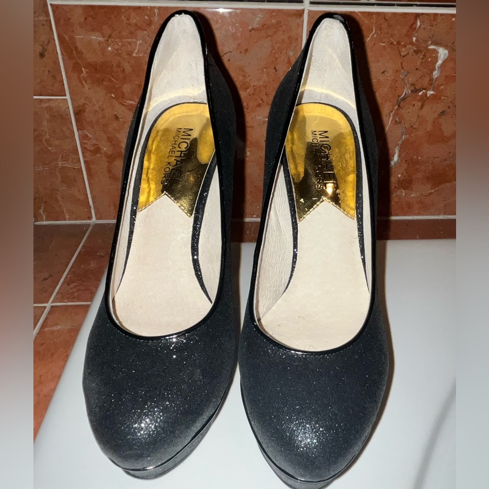 Preowned MICHAEL KORS Gideon glitter heels Size 6.5